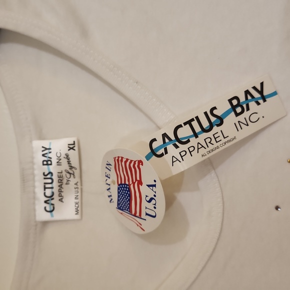 Ladies white xlg short sleeve tshirt Is it five o'clock yet? - Picture 3 of 4